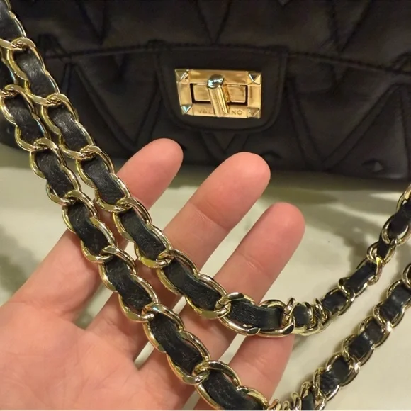 Black Quilted Chain Shoulder Bag, It literally used it 2 times . - Picture 3 of 11